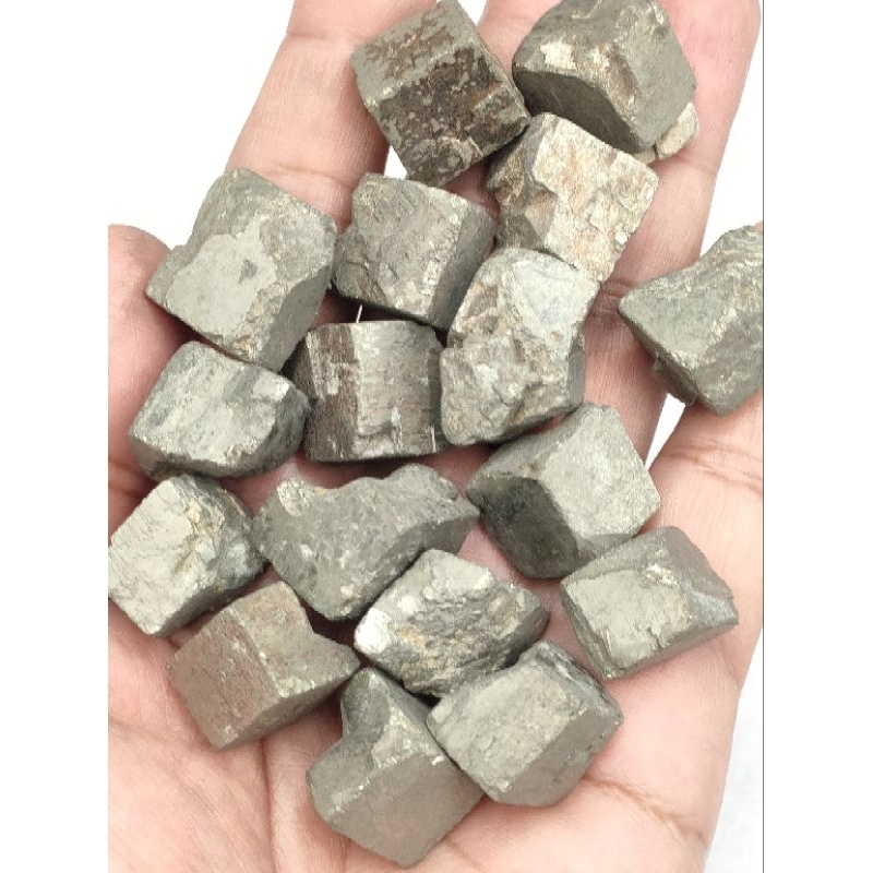 🍀 ไพไรต์ ก้อนดิบ ( Pyrite Size ) สีทองอร่ามสวยๆ น่าสะสม 🌟 ราคาต่อชิ้น แบบสุ่มเเรนด้อม ✨