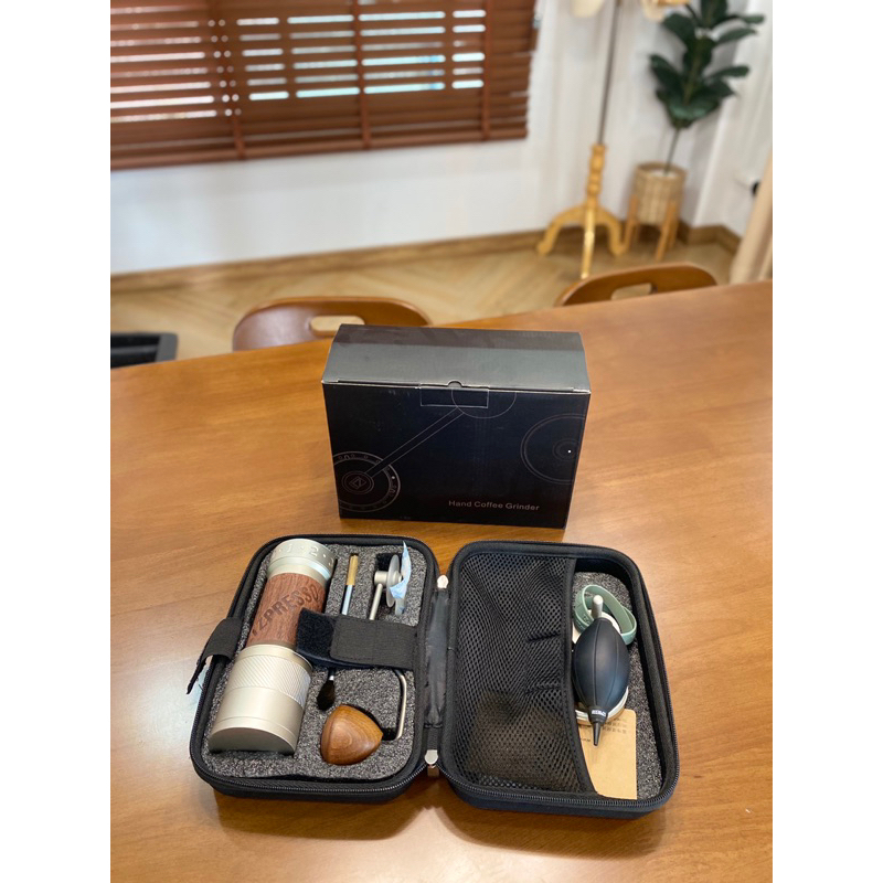 เครื่องบดมือหมุนตัว top จาก 1Zpresso รุ่น K-plus (มือสอง)