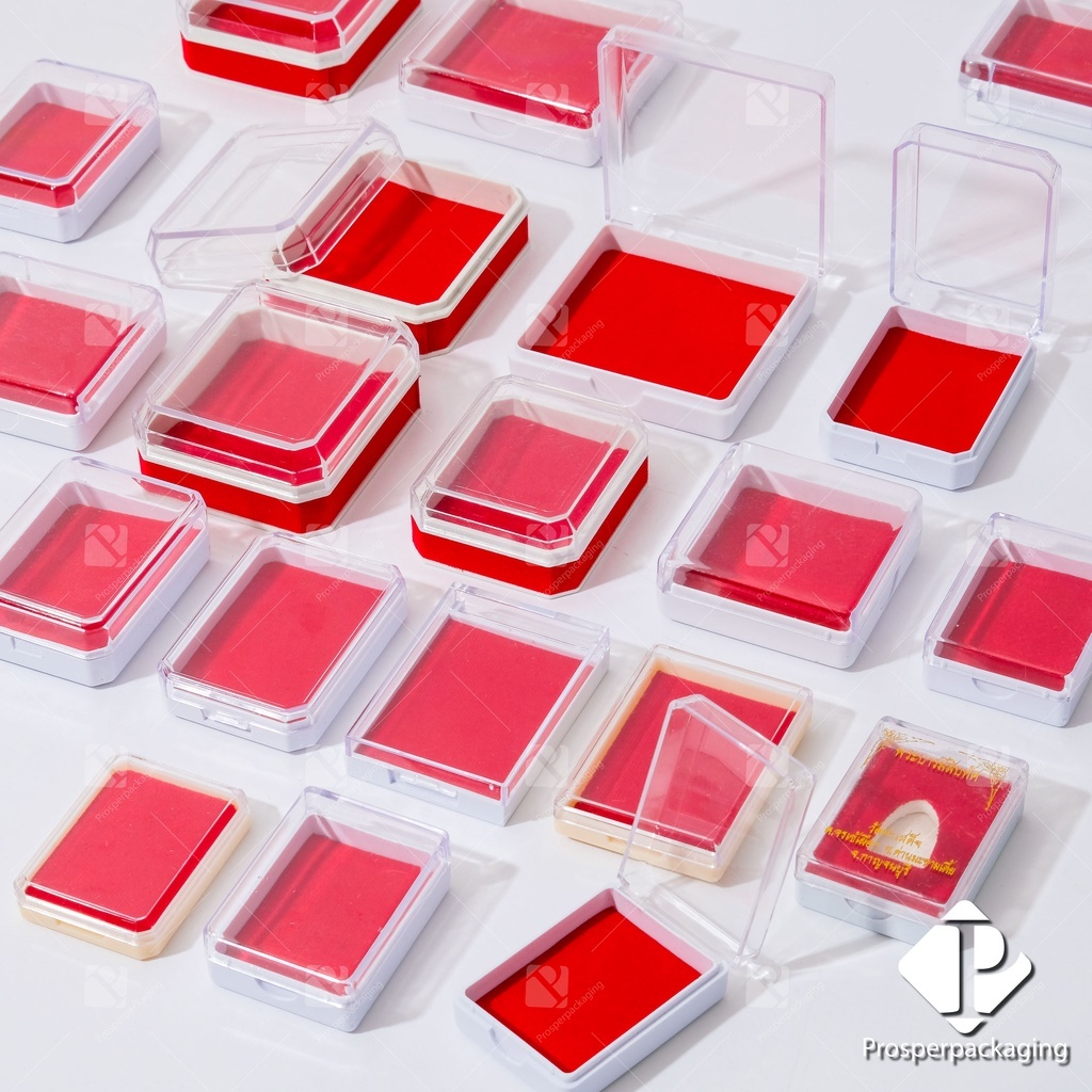 กล่องพระ ตลับพระเครื่อง กล่องพลาสติก ใส่พระ เข็มกลัด เหรียญ ของชำร่วย ภายในปูเรียบ (RP04A บาง) 4.5x6.3x1.5cm - รูปที่ 2