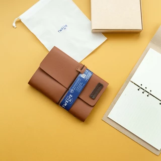 สลักชื่อฟรีแจ้งในแชท! HILMYNA Twelve Notebook BL2 (NIGHT)สมุดปกหนังเปลี่ยนกระดาษได้ A5 สายรัดยางยืด