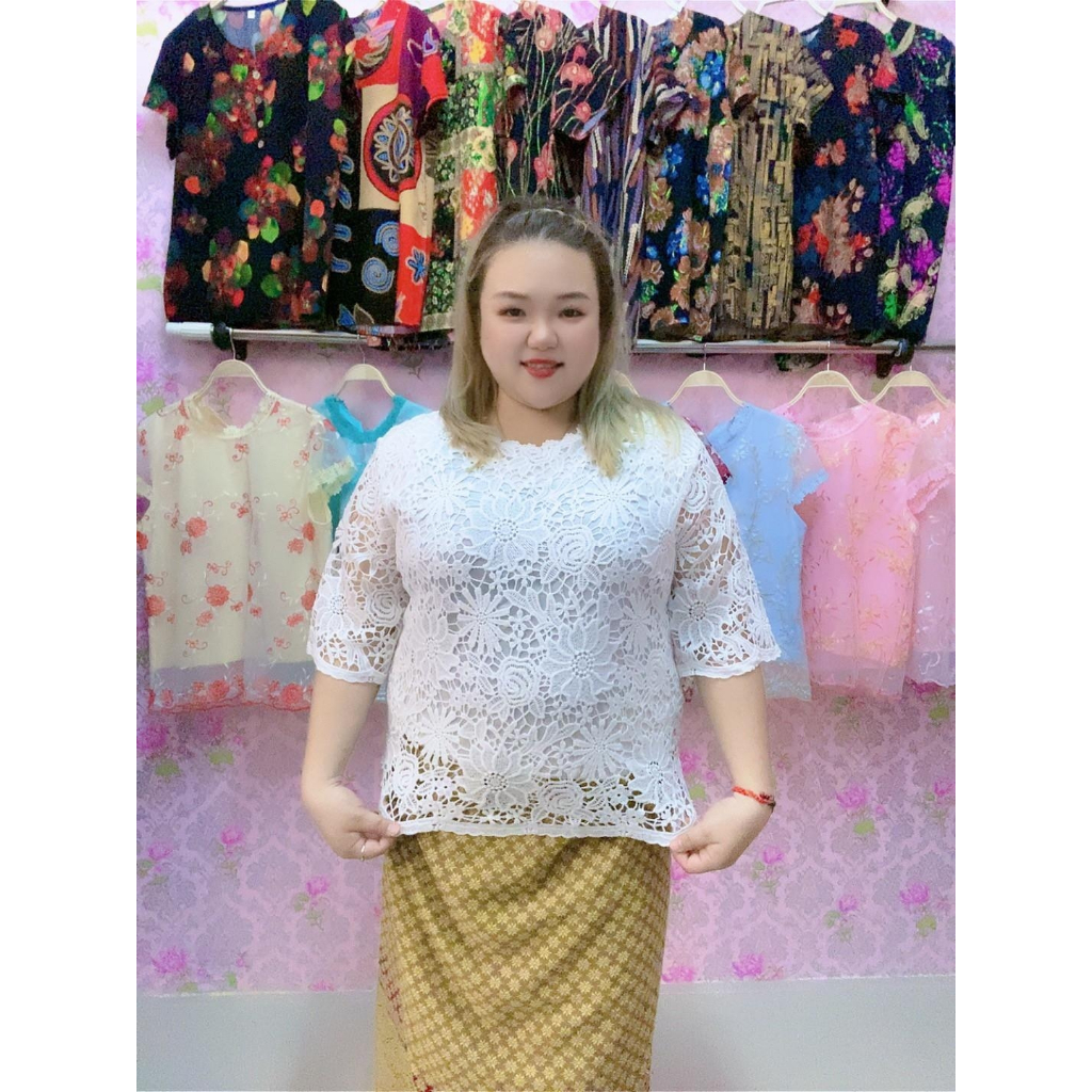 เสื้อลูกไม้ อก44-46 สาวอวบ ลายดอกไม้ แขนสามส่วน คอกลม  ใส่ออกงาน ใส่ไปเที่ยว  รุ่น4605ขาว - รูปที่ 2