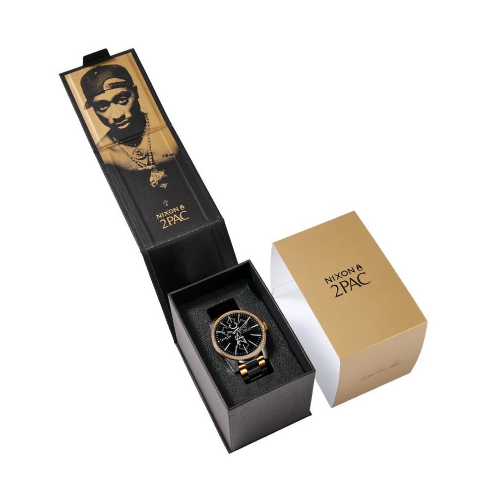Nixon Tupac Sentry NXA13795196-00 นาฬิกาข้อมือผู้ชาย สายสแตนเลส Silver-Gold / Black หน้าปัด 42 มม.