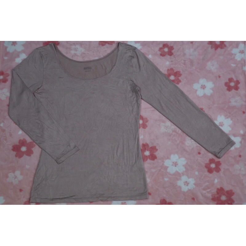 Heattech Uniqlo สีชมพู Size M สินค้ามือสอง