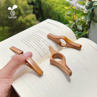 ที่คั่นหน้าหนังสือไม้ แบบสวมนิ้ว 3สี (ไม่มีสลักชื่อ)