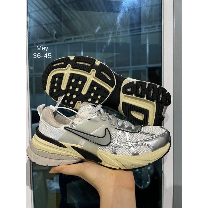 รุ่นใหม่ !!รองเท้าผ้าใบ ใส่วิ่ง ใส่ได้ทั้งผู้หญิงผู้ชาย36--45มีสินค้าพร้อมส่งึ