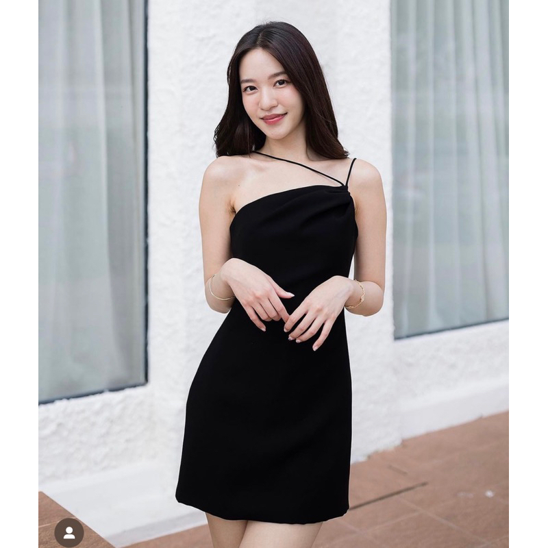 ส่งต่อ เดรสแบรนด์ calico_official - SOVIA minidress สีดำ size L