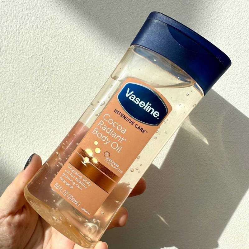 (📍ไอเทมเพื่อผิวโกลล์สกิน) ชุ่มชื้น กระจ่างใส VASELINE INTENSIVE CARE COCOA RADIANT BODY OIL