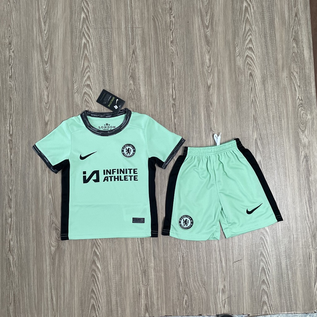 ชุดกีฬาเด็ก เซลซีสีเขียว-มิ้น 2023/24ได้ทั้งชุด (เสื้อ+กางเกง)สินค้าเกรดAAA