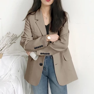 SUIT-01🍑 เสื้อสูทแฟชั่น สีพื้น 4 สี มีกระเป๋าหน้า แต่งกระดุม เบเซอร์สำหรับผู้หญิง🍑