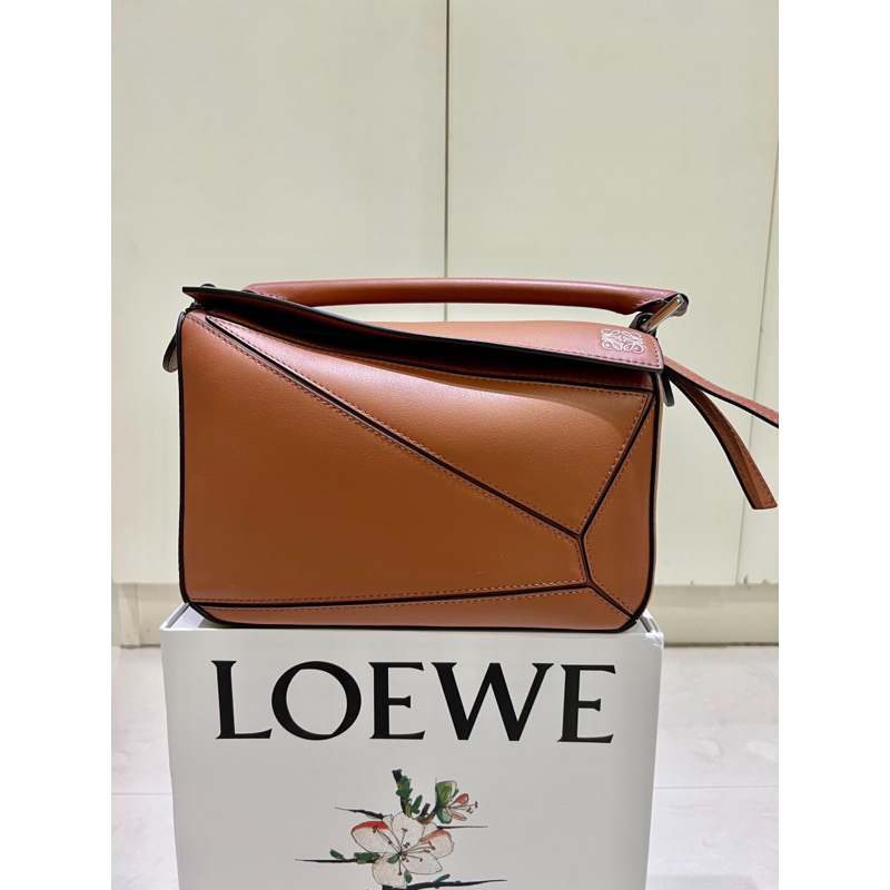 กระเป๋าโลเอเว่ Puzzle สีน้ำตาล Loewe