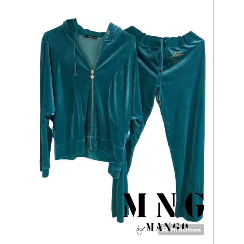 ⚡SALE⚡ชุดเซ็ท Tracksuit Mng by Mango ผ้ากำมะหยี่สีเขียวสวยมาก Size M.