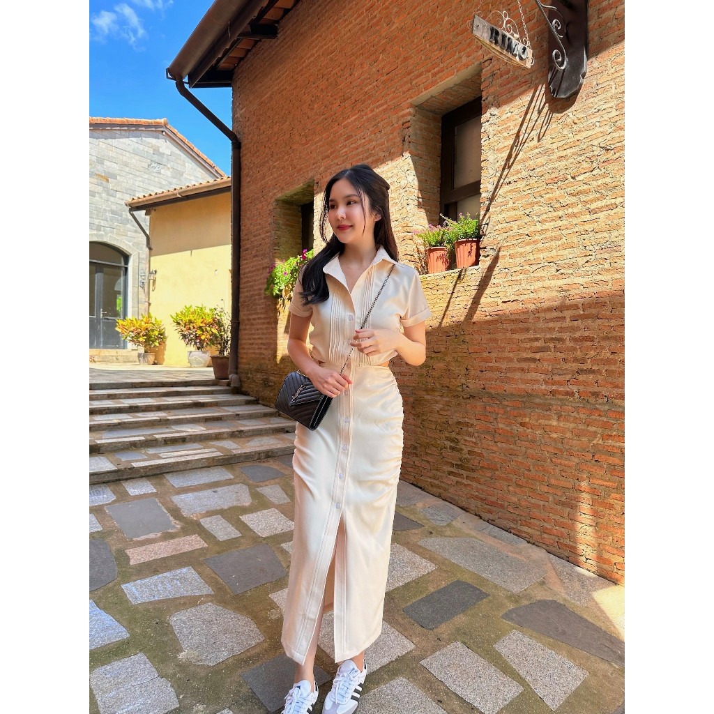 villie London dress ชุดเดรสคอปกแขนสั้นเว้าหลัง สีครีมและสีดำ ลูกคุณ