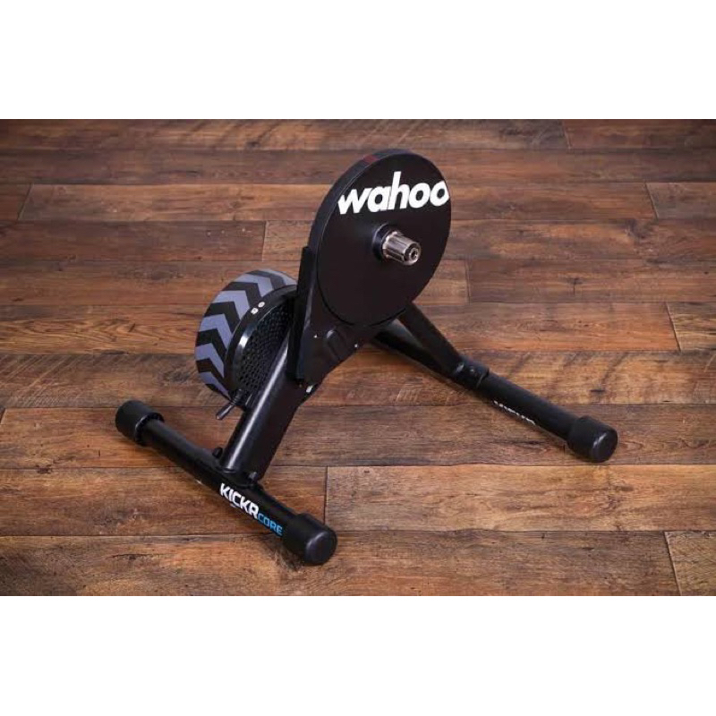 เทรนเนอร์ปั่นจักรยาน Wahoo kickr core วัดวัตต์ได้