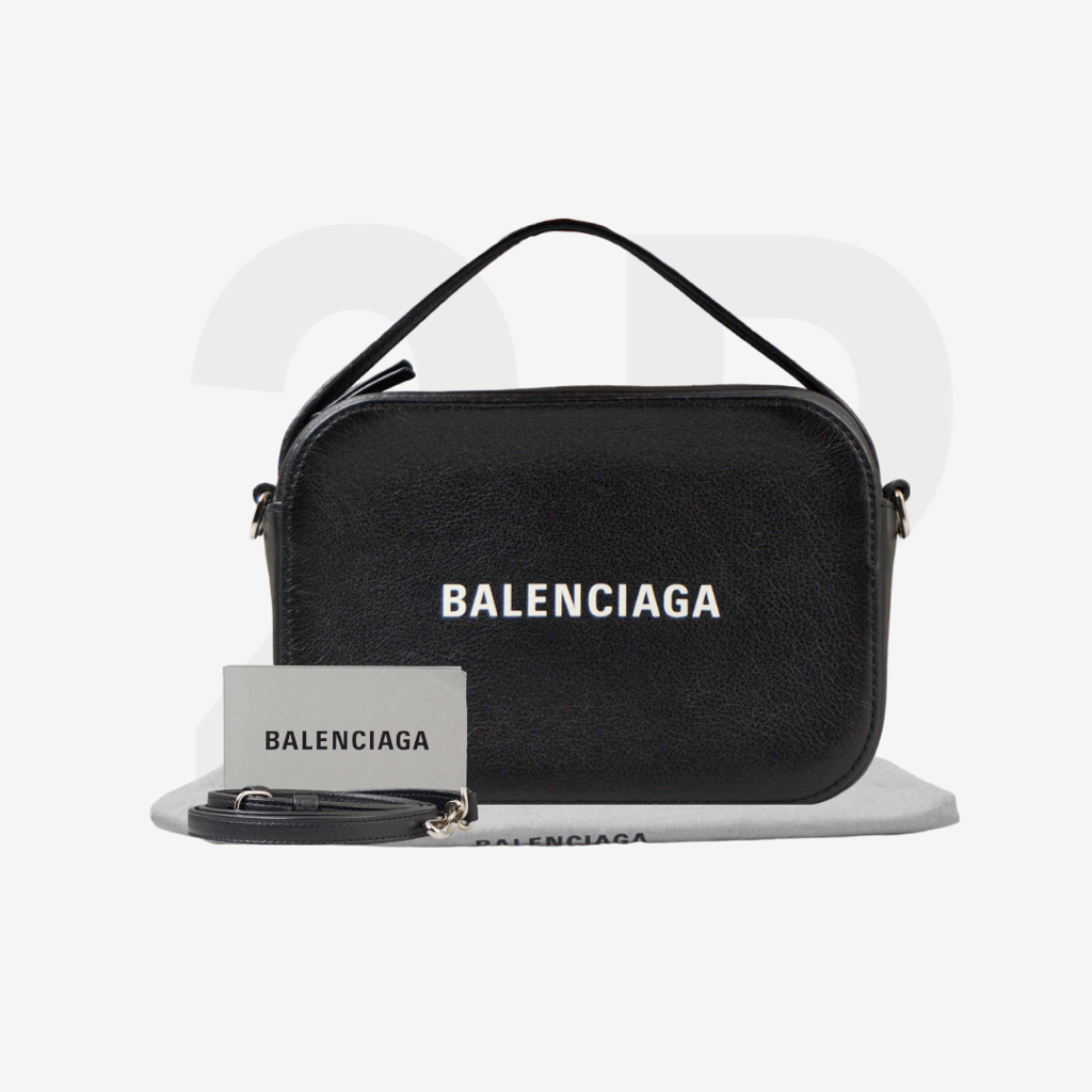 Balenciaga Everyday Camera Bag (J232302)