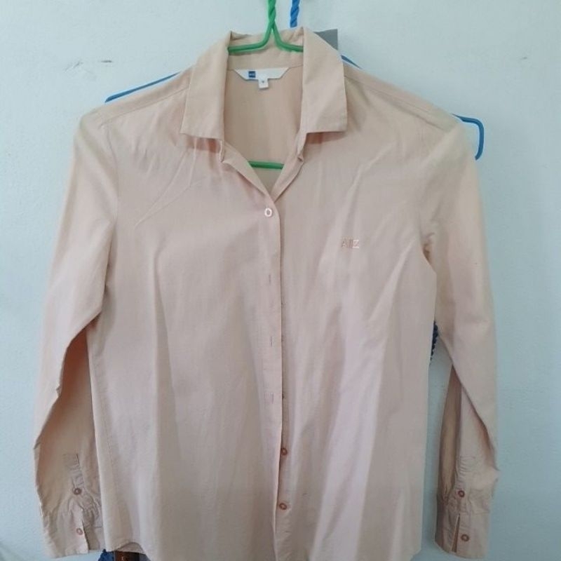 เสื้อเชิ้ต AIIZ สีโอรสพาสเทล