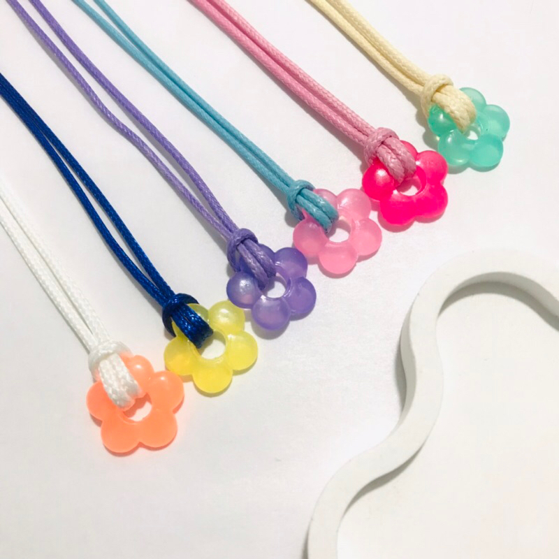 พร้อมส่ง สร้อยคอจี้ดอกไม้สีใส สดใส | เลือกสีได้