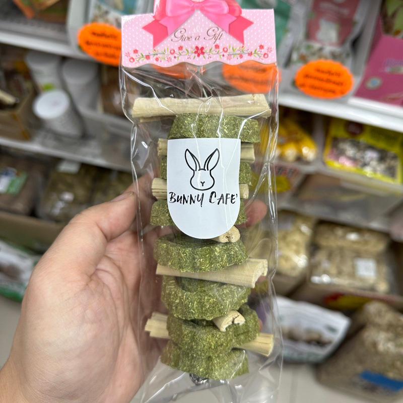 Bunny Cafe โมบายคุกกี้ทิมโมทีและไผ่หวาน เป็นอาหารเสริม ขนมเเทะเล่นลับฟันกระต่าย สัตว์ฟันเเทะ