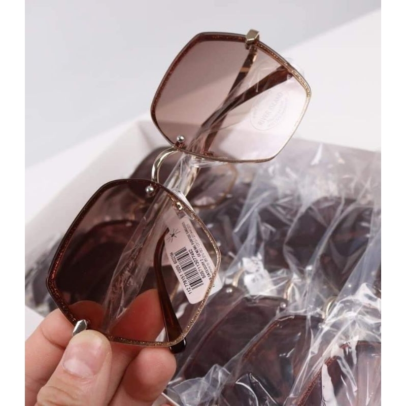 River island จากอังกฤษ