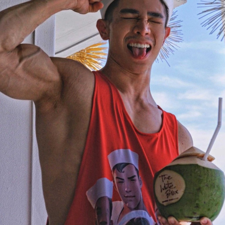 APEV102 เสื้อกล้าม สกรีนลายกราฟฟิก  Awesome sport