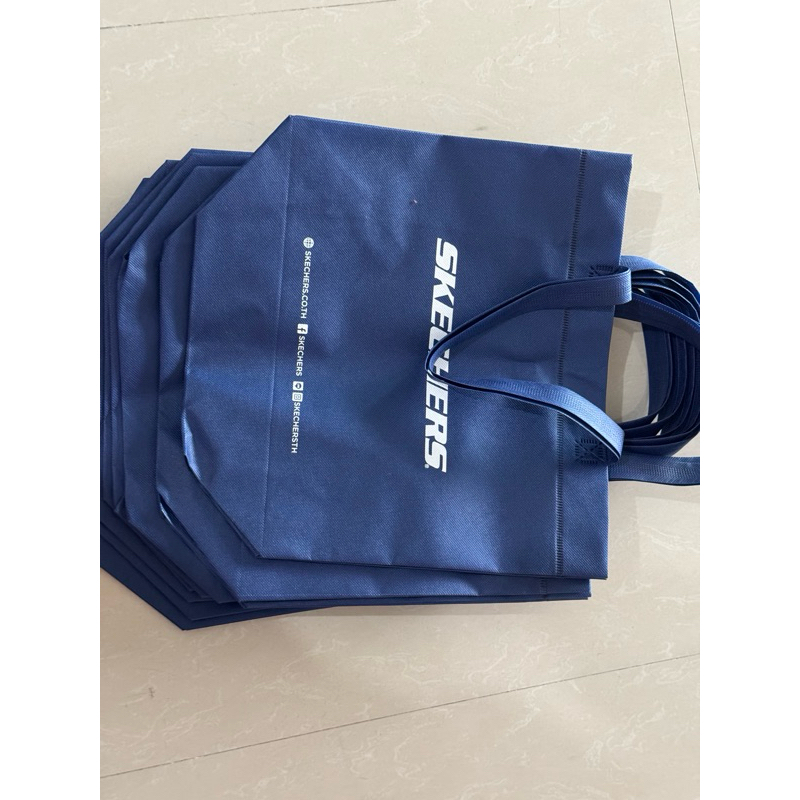 ถุงผ้า2024ของแท้ Skechers ใบเล็กใส่รองเท้าได้ 1 คู่