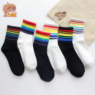 annacnny ถุงเท้าข้อกลางแนววินเทจ คาดแถบสีรุ้ง ถุงเท้าแฟชั่นลายสายรุ้ง 🌈 Rainbow socks พร้อมส่ง S24