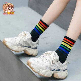 annacnny ถุงเท้าข้อกลางแนววินเทจ คาดแถบสีรุ้ง ถุงเท้าแฟชั่นลายสายรุ้ง 🌈 Rainbow socks พร้อมส่ง S24