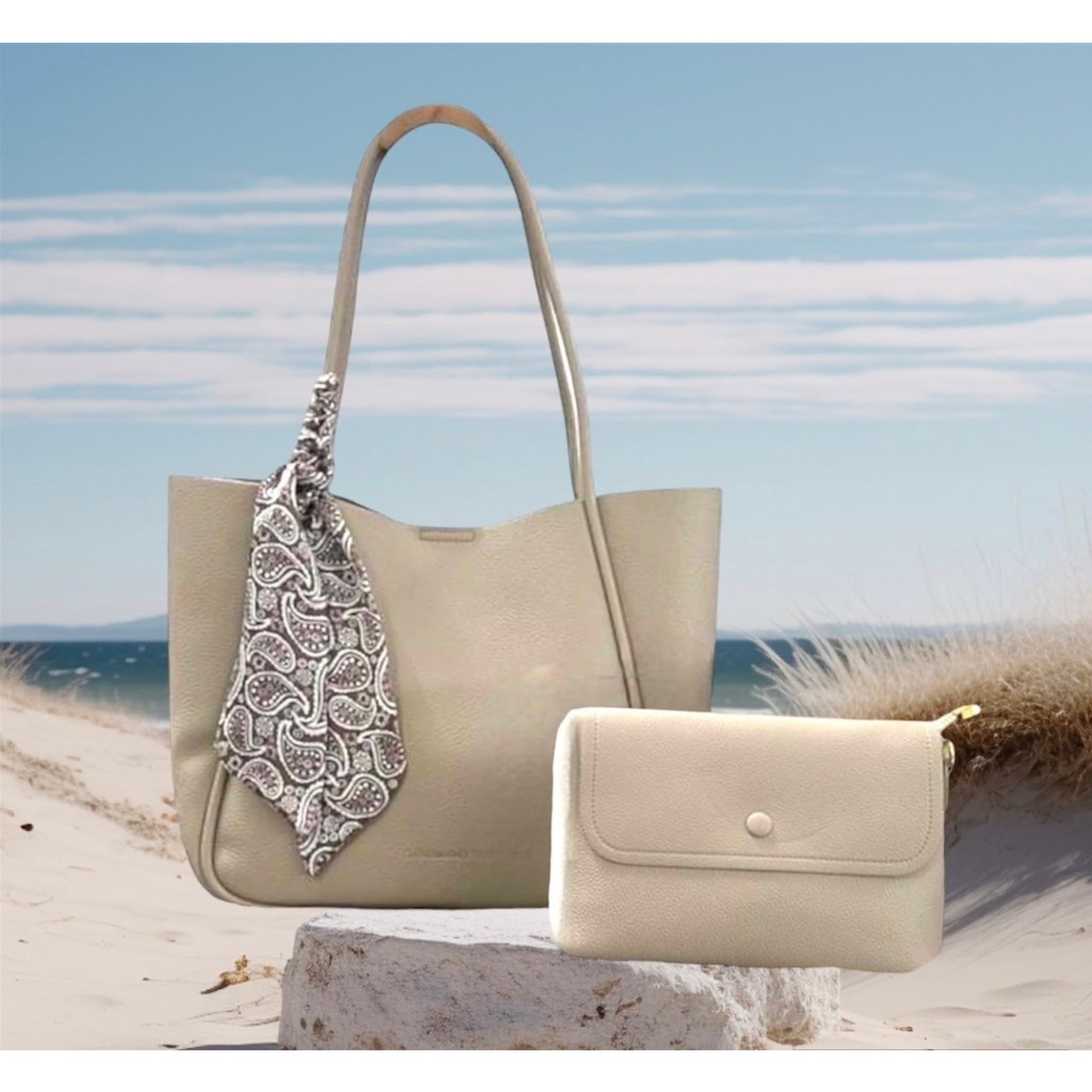 Kelvin And Fiona - Bucket Tote (L)