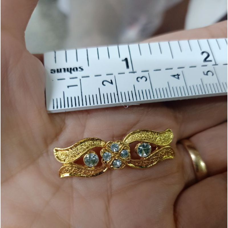 ตะขอเกี่ยวเสื้อคุม ถอดกลางได้ค่ะ. ใช้เหมือนกระดุมจีนค่ะ - รูปที่ 4