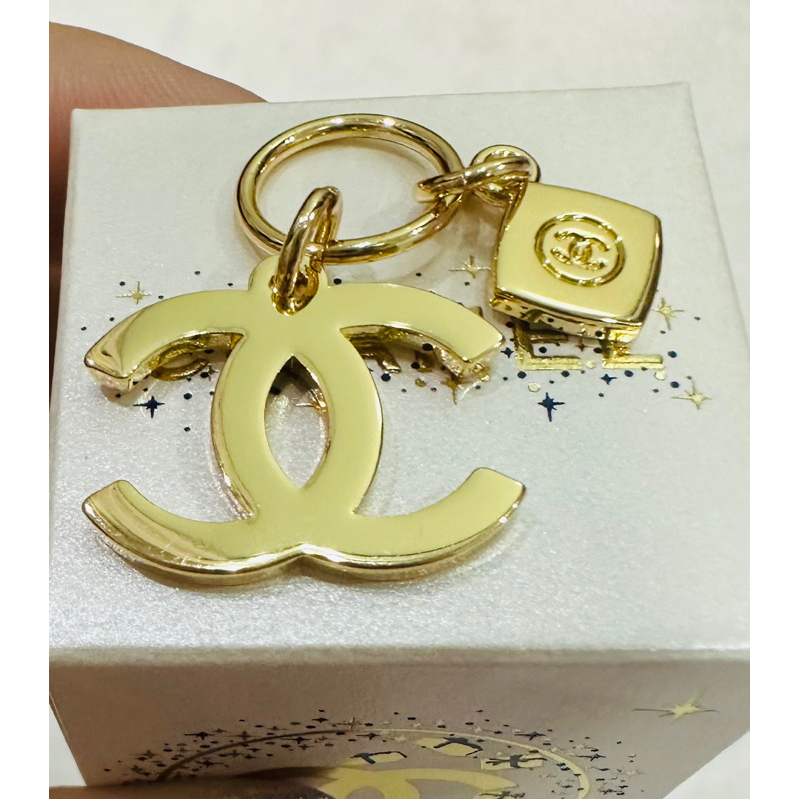 [ส่วนลด25%🔥] Charm Chanel เคาน์เตอร์ไทย  Holiday 2023 -2024 ชาร์มชาแนล