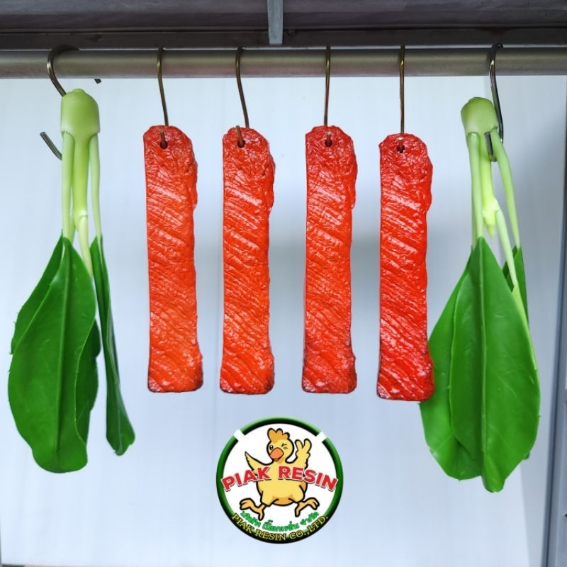 โมเดล หมูแดงE6	 ชิ้นละ 195 บาท กว้าง 4 ยาว 19.5 หนา 2 cm ไม่รวมผัก หมูแดงชายสี่ หมูแดงเรซิ่น หมูแดงปลอม