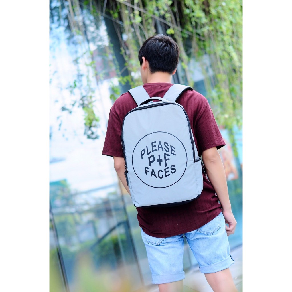 PALACE กระเป๋าสตรีท กระเป๋าเป้ กระเป๋าแฟชั่น LAPTOP Backpack สะท้อนแสง Street Bag Streetwear ใช้ได้ท