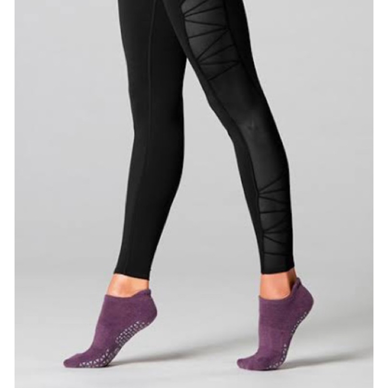tavi noir grip sock yoga