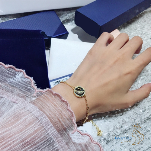 กำไลข้อมือเเท้ Swarovski Leather Swan กำไลข้อมือจี้หงส์วงกลมสีดำ ทอง พร้อมส่ง ของขวัญสำหรับคนพิเศษ