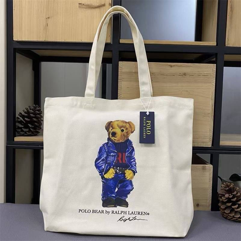 กระเป๋าผ้า Polo Ralph Lauren Flag Polo Bear Tote Shoppers (สีขาว) จากญี่ปุ่น💯