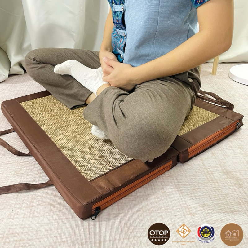 เบาะรองนั่ง รุ่น2พับ ขนาด 60x60cm. หนา 1.5 นิ้ว นุ่มแน่น รองรับสรีระได้ดี พับเก็บพกพาได้