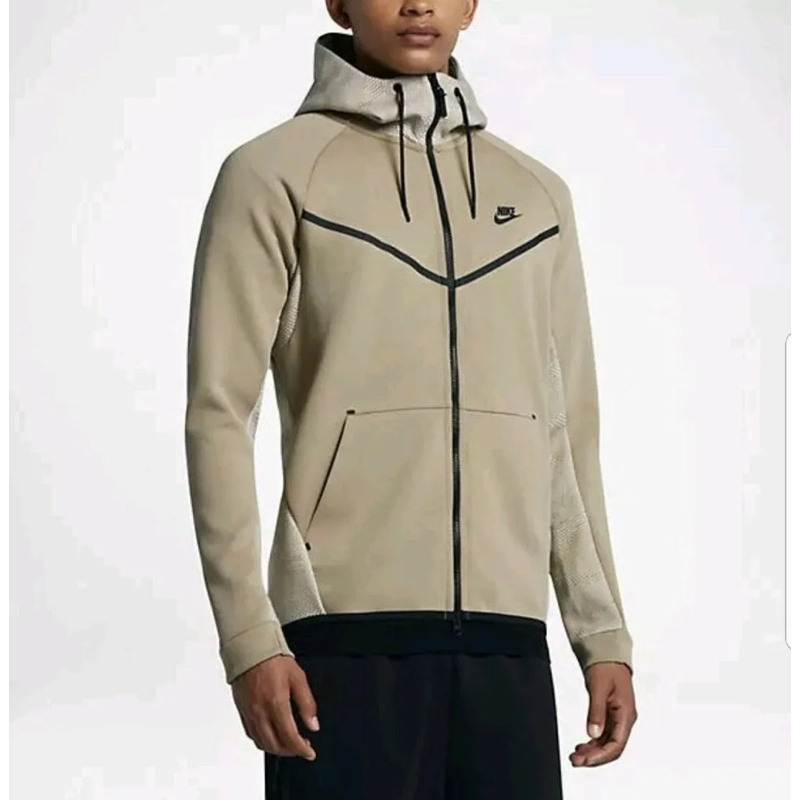 เสื้อมือสองแท้แบรนด์ Nike Tech Fleece สีน้ำตาลสภาพใหม่