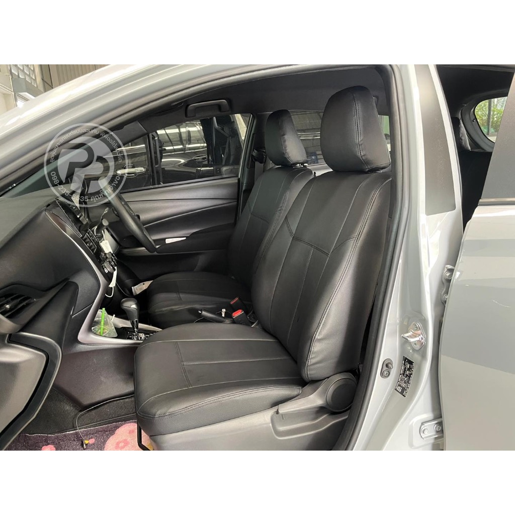 ชุดหุ้มเบาะรถยนต์แบบสวมทับเข้ารูปตรงรุ่น Yaris 2014-2022 สีดำลายเรียบ เบาะหลังไม่พับแยก