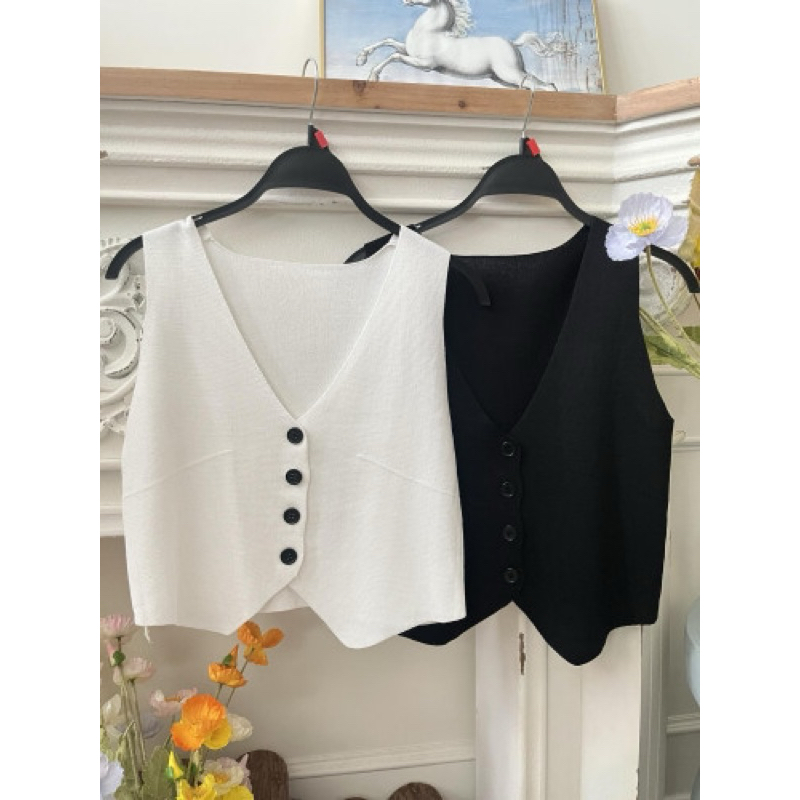 เสื้อกั้กผ้านิตสีดำ ร้านx2market