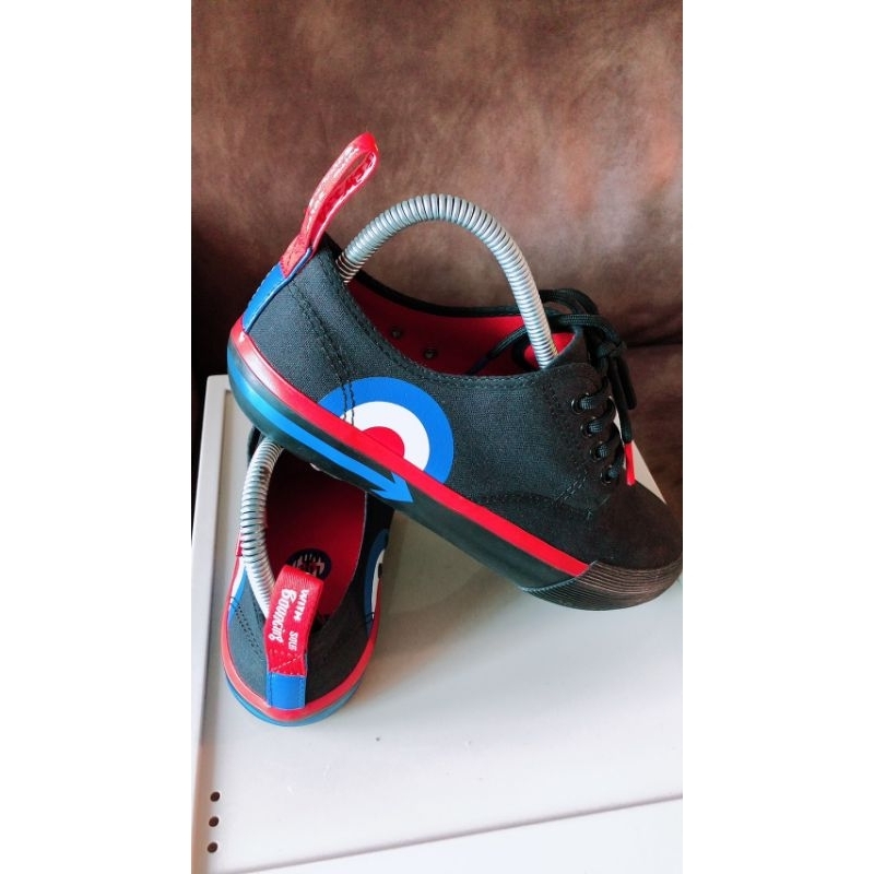 Dr.martens รองเท้าผ้าใบ.