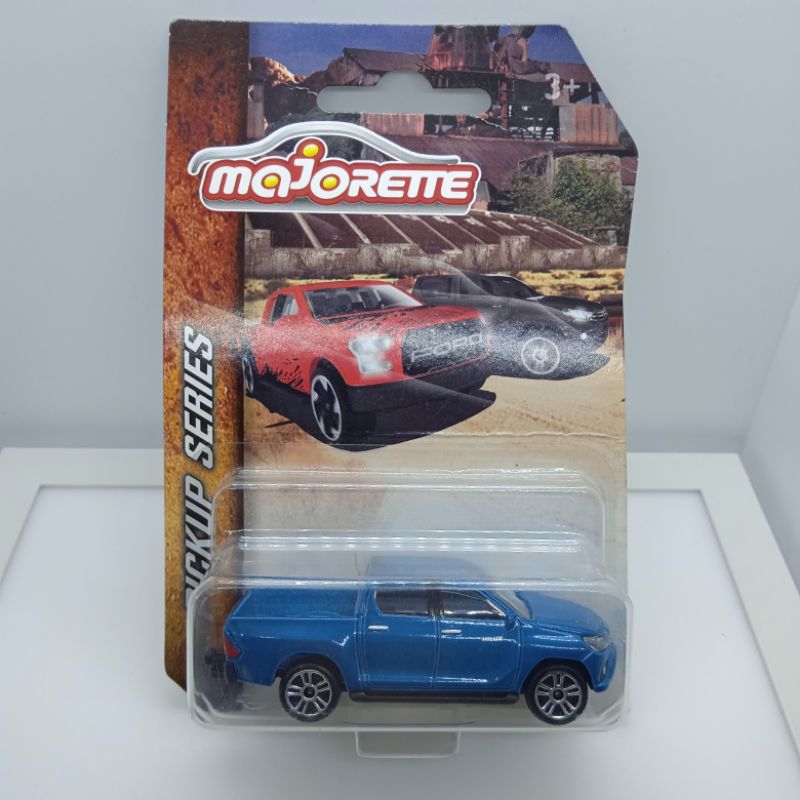 📌Majorette Toyota Hilux Revo