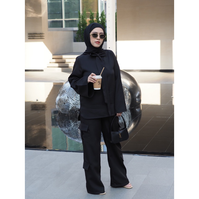 เสื้อรุ่น Florence Top