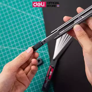 Deli ใบมีดคัตเตอร์ คมพิเศษ ใบมีด 9 มม 60 องศา ตัดกระดาษง่าย วัสดุแข็งแรง ทนทาน แพ็ค 1 ชิ้น