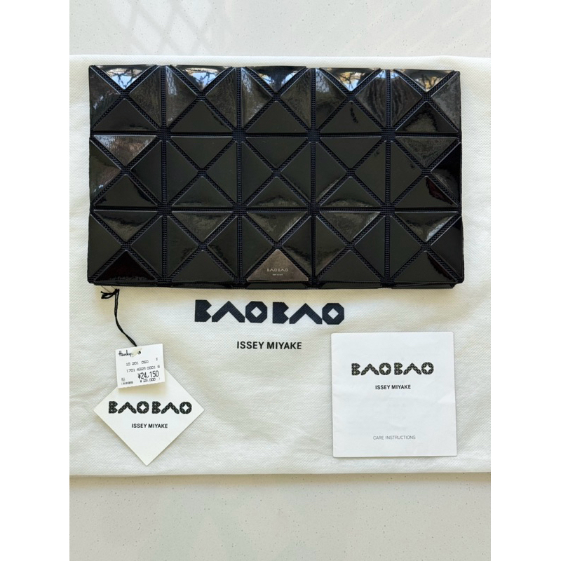**มือสอง**Bao Bao Clutch bag กระเป๋าเบาเบาคลัชสีดำ สภาพดีมาก ขนาด 11“x 6.5” จากช้อปญี่ปุ่น