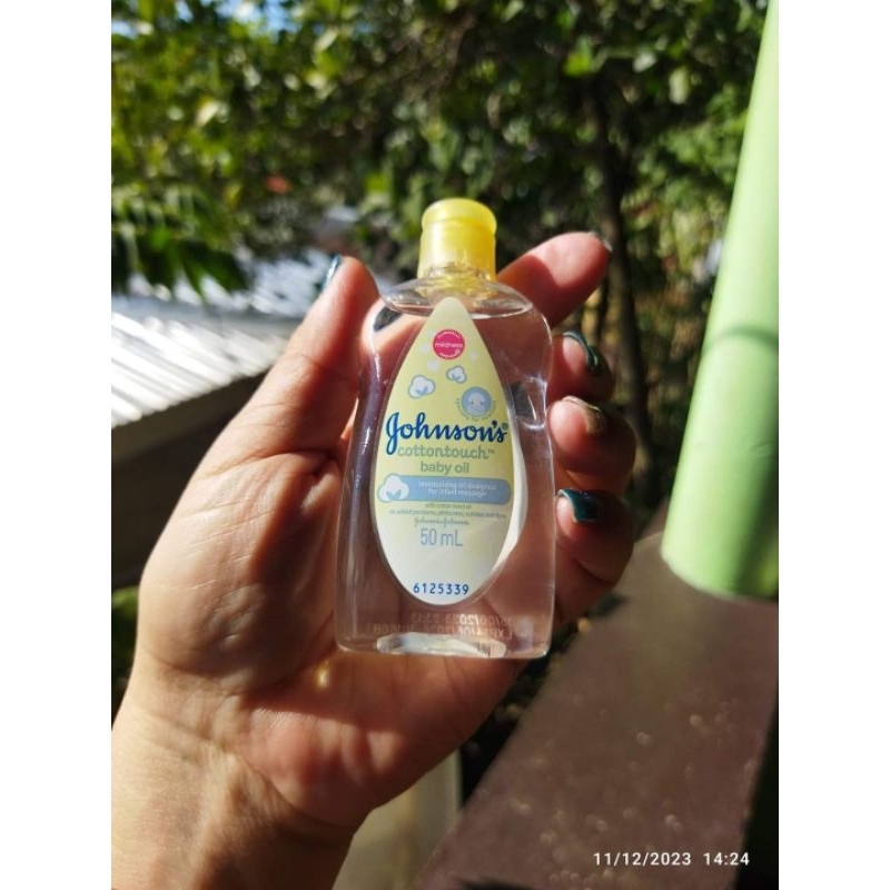 Johnson's  CottonTouch Oil, made with Cotton Seed Oil and Vitamin E 50ml hand carry🛫