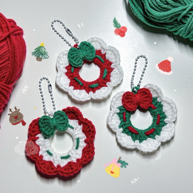 พวงกุญแจไหมพรม Christmas wreath