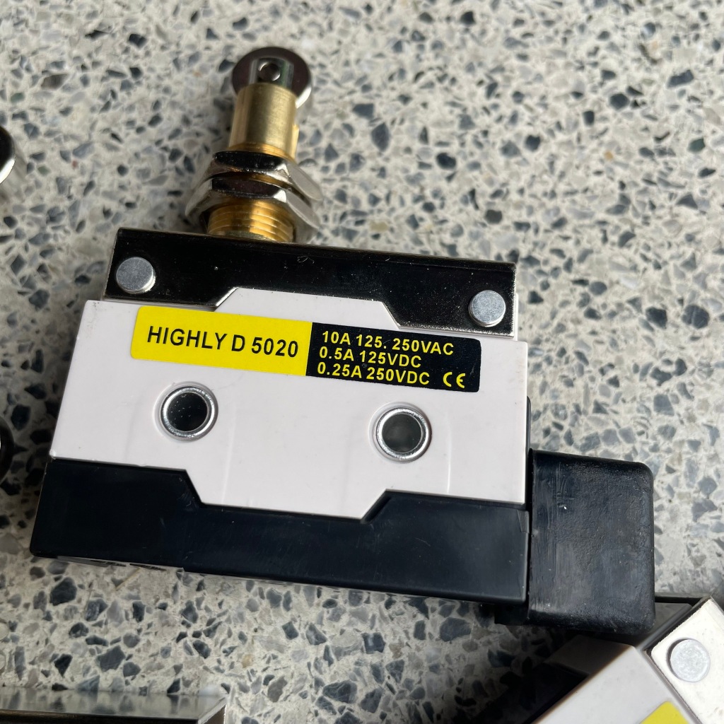 D 5020 OMRON HIGHLY 250v