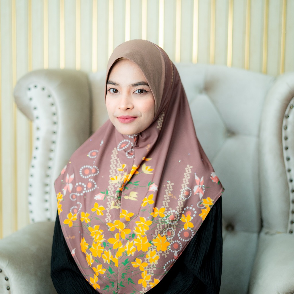 ผ้าคลุมฮิญาบแบบสวมสำเร็จ รุ่น LATEEFAH เหมาะสำหรับใส่รายอออกงานอิสลามหรือรับแขก HL81 วาริสมุสลิม