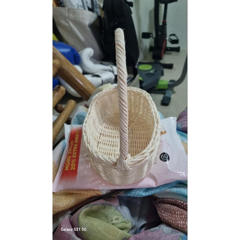 ตระกร้าสานหวายขาวใส่ของปากเปียทรงรี