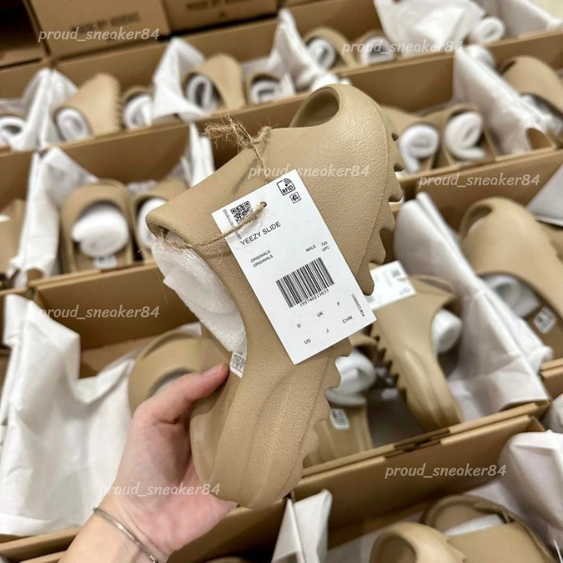 🌟ลดพิเศษ🌟รองเท้า Yeezy SLIDE พร้อมกล่อง ผิวหยาบ พื้นนุ่ม ใส่สบาย
