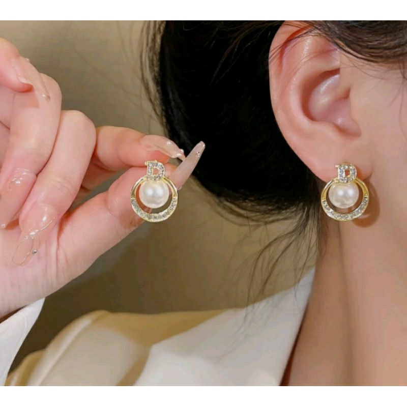 พร้อมส่ง  ต่างหูมุกยาวๆเม็ดใหญ่ ต่างหูยาวระย้าออกงาน ตุ้มหูมุกติดหู เสียบ โบว์ ริบบิ้น ใส่ชุดไทย เดรส ไปงานแต่ง ใส่ทำงาน
